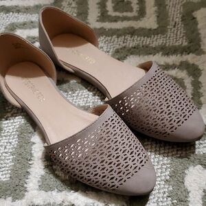 NIB Restricted 'Gem Stone' Laser Cut Gray D'Orsay Flats